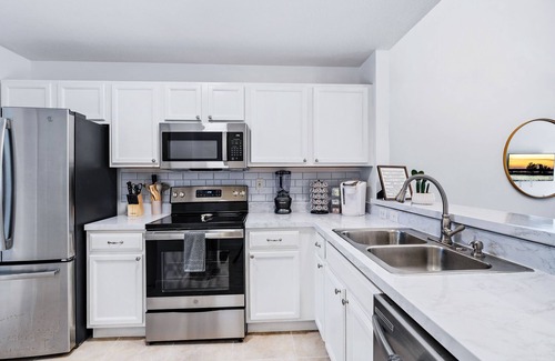 Jupiter House | *NEW 3/2 Pool Home, Private Yard, Great Location!