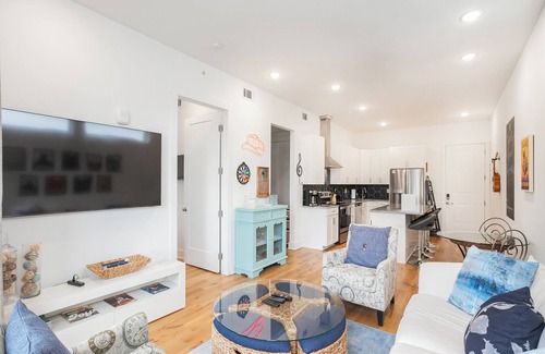 Inglewood Condo | NEW 3/3 LUX Condo - The Nashville Scene Suite - Perfect for FOOTBALL SEASON!