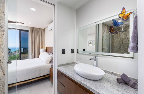 Parque Las Palmas Condo | New 3 bed/2 bath Quadrant condo Bucerias