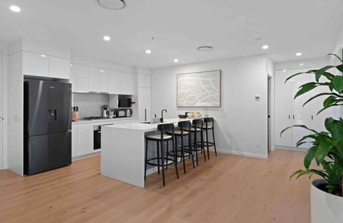 Fortitude Valley Apartment | New 3 Bed Penthouse Resort style complex