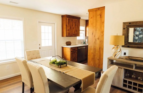 Dahlonega House | New 3-bedroom/2 bathroom house perfect for weddings, wine, and the outdoor