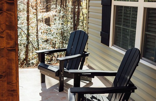 Dahlonega House | New 3-bedroom/2 bathroom house perfect for weddings, wine, and the outdoor
