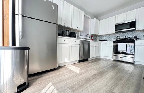 Constable Hook Apartment | NEW 3-bedroom apartment in welcoming Bayonne with WiFi/near NYC