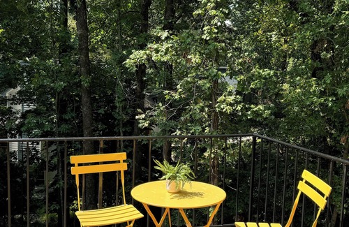 Roswell House | new 3-bedroom townhome in Roswell,nearby Avalon.north point mall,old mill park