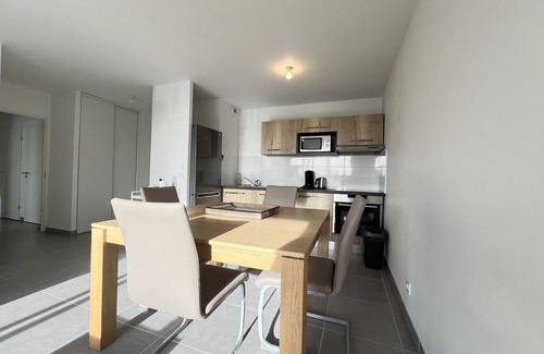Frouzins Apartment | New 3-room apartment in secure residence
