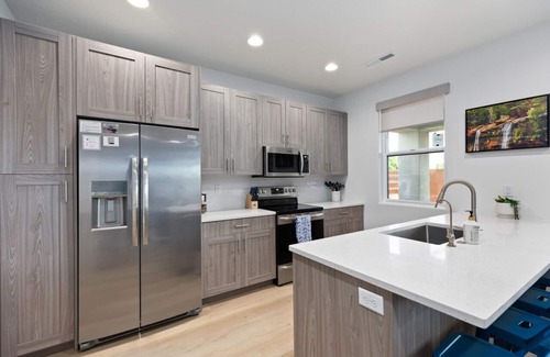 Santa Clara House | NEW- 3bd, 2.5 bath w/Game room lounge, Hot tub, pool, fire pit, and more