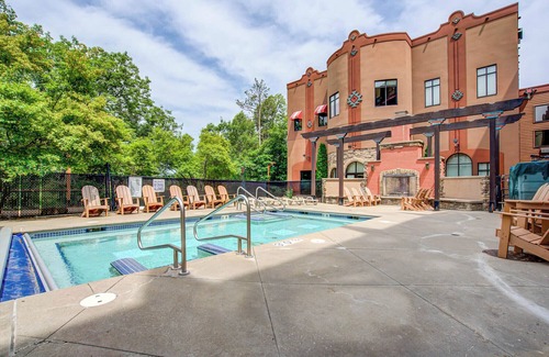 Wisconsin Dells Condo | NEW 3BD/3BA Waterparks, Golf, Spa, Arcade, Dining!