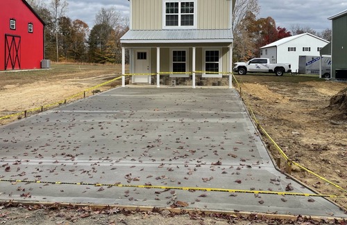 Russell Springs House | NEW 3BR 2.5BA Barndo on Beautiful Lake Cumberland! Available March 2024!