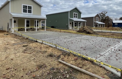 Russell Springs House | NEW 3BR 2.5BA Barndo on Beautiful Lake Cumberland! Available March 2024!
