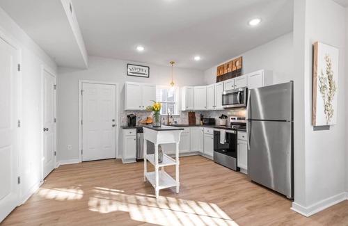 Mosby House | NEW 3BR House near VCU Downtownnn
