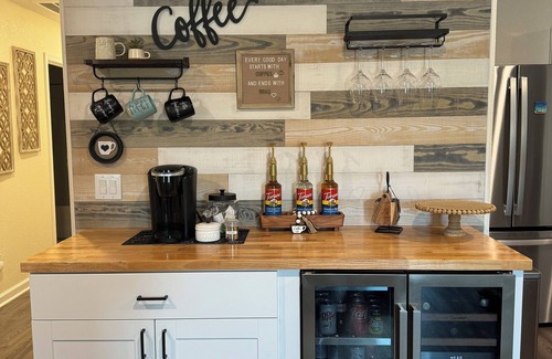 Bullhead City House | New 3BR Retreat Near River, Casinos & Dining.