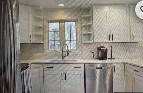 Katama House | New 4 BR house near center and beaches with bikes