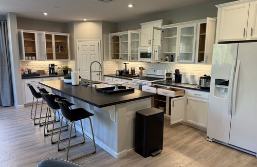 Visalia House | New 4B Home/Sequoia, EV, +More