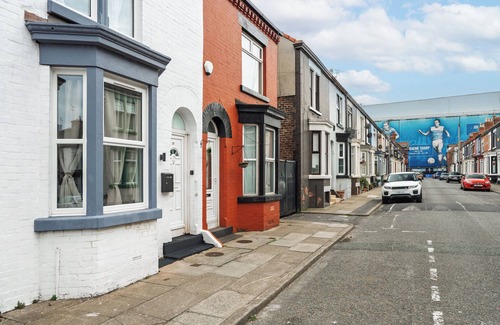 Liverpool House | New 4bedroom home| Near LFC & EFC