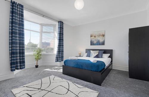Stanley House | New! 4BR in Durham Road