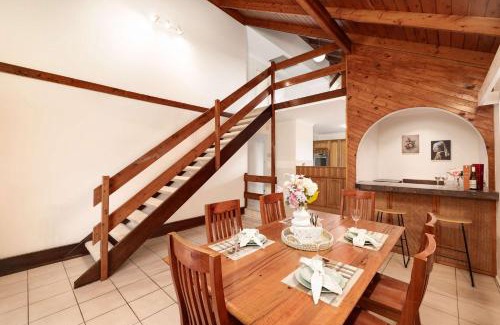 Springwood House | New 4BR Modern & Stylish Heritage Hideaway WiFi