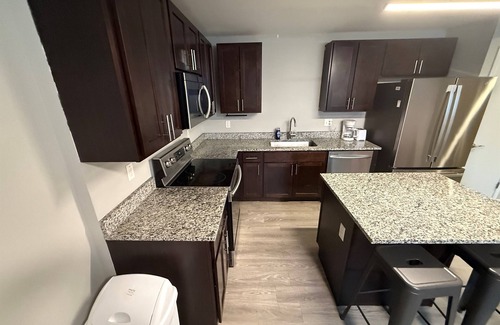Burns Park Apartment | * NEW * 4BR Retreat | Heart of Campus w/Parking