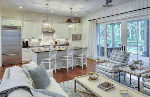Olde Town House | New 5 Bedroom in the Tennis Cottages