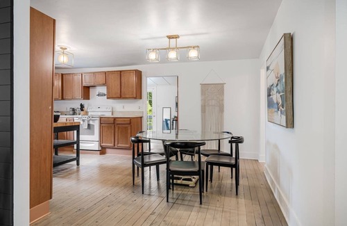 Kenilworth House | *New!* 5 mins to Biltmore & Asheville + Mtn Views!