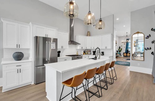Tulane - Gravier House | New 5BR w/Pool! | Minutes to French Quarter
