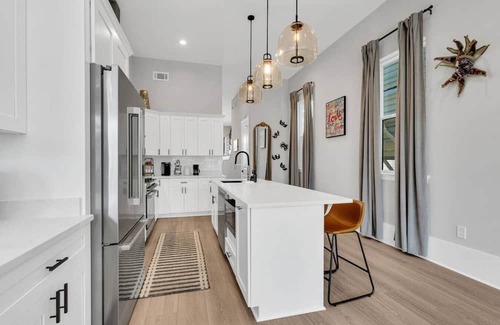 Tulane - Gravier House | New 5BR w/Pool! | Minutes to French Quarter