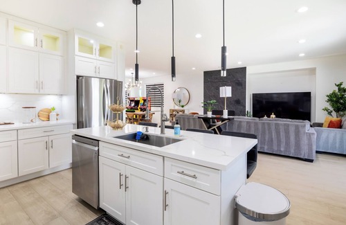Terra Lago House | NEW! 6BR Luxury Home with Private Pool/Spa MiniGolf Arcade GameRoom!