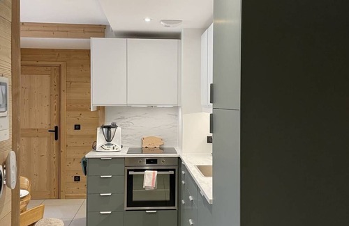 Saint-Sorlin-d'Arves Apartment | New 8-person flat in the heart of the village