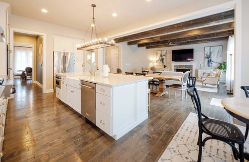 Leesburg House | **New**: A Private Luxury Retreat for Bridal Party or Weekend Escape