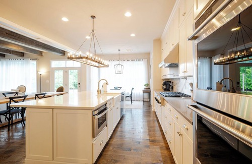 Leesburg House | **New**: A Private Luxury Retreat for Bridal Party or Weekend Escape
