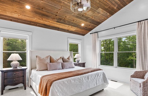 Ellicottville Ski Chalet | NEW A+ Secluded Beauty w/Hot Tub & Views