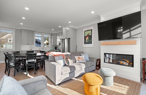 Seabrook House | *New* A Stairway to Heaven, dog-friendly, ocean view!