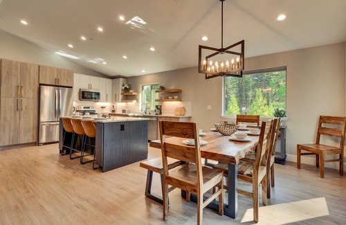 Y Area House | NEW! AC, Hot Tub, Grill, Newly Built, Open Floor Plan, Wifi, 2 of 6 – Emerald Bay Luxury