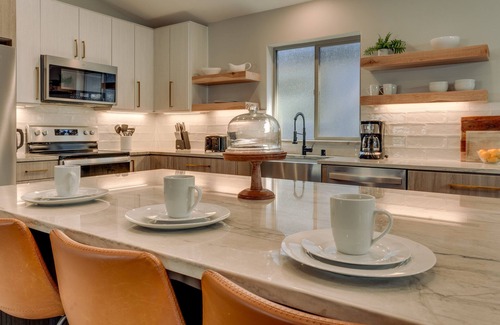 Y Area House | NEW! AC, Hot Tub, Grill, Newly Built, Open Floor Plan, Wifi, 6 of 6 – Emerald Bay Way