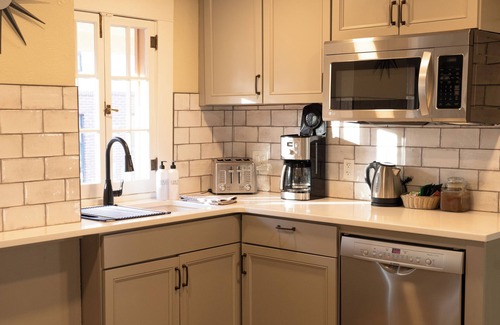 Fort Collins Condo | NEW Across St from CSU campus! 3 bedroom 1.5ba, above famous Rainbow Restaurant