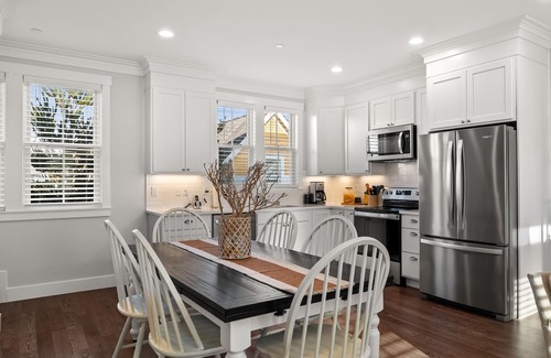 Seabrook House | *New*After Dune Delight, dog-friendly, Ocean View!