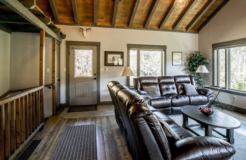 Virginia City House | NEW AIR COND. CREEK-SIDE CABIN ON WOODED LOT IN HISTORIC VIRGINIA CITY, MONTANA