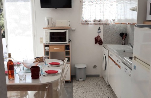 Le Lavandou Apartment | NEW: Air-conditioned apartment with wifi