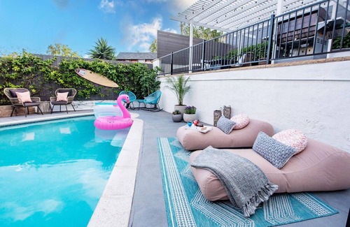 Golden Hill House | *NEW* Amazing Paradiso Urbano – POOL;SPA;GAMEROOM!
