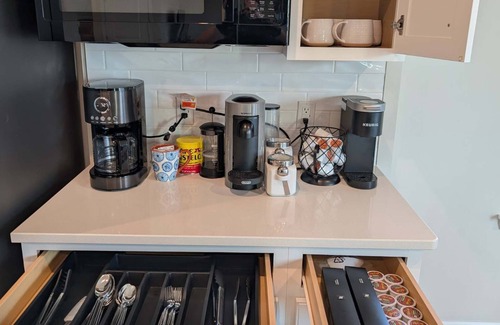 Wooster House | New and Modern 5BR Wooster Stay w/Garage & Loft
