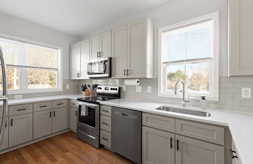Southwest Raleigh House | NEW and Modern Home Mins from DT Raleigh