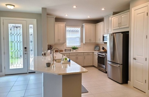Naples Villa | New and Relaxing Sunny Villa 10 mins from beaches! - Naples FL