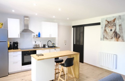Err Apartment | New apartment, 5 beds – 8 km from the resorts