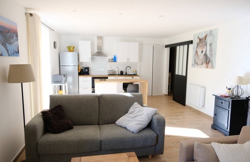 Err Apartment | New apartment, 5 beds – 8 km from the resorts