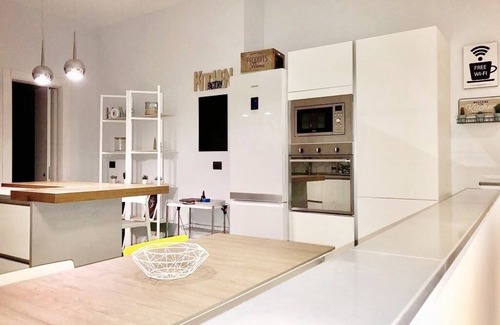 Vomero Apartment | NEW APARTMENT! BED & COFFEE NAPLES - 10 ’ from DUOMO-