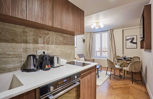 Porte-Saint-Martin Apartment | New apartment Center of Paris