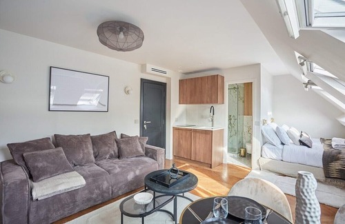 Hopital Saint-Louis Condo | New apartment Center of Paris/Le Marais