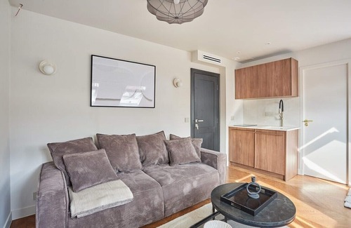 Hopital Saint-Louis Condo | New apartment Center of Paris/Le Marais