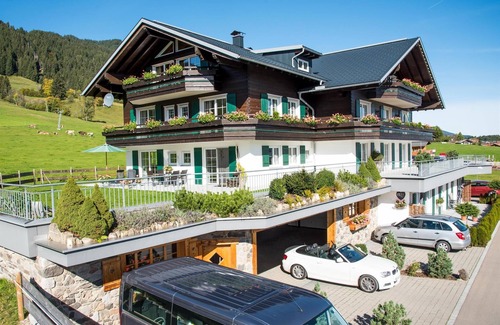 Bolsterlang Apartment | NEW Apartment "hirschSPRUNG" in Alpenhaus Steiner, directly at the ski slope <