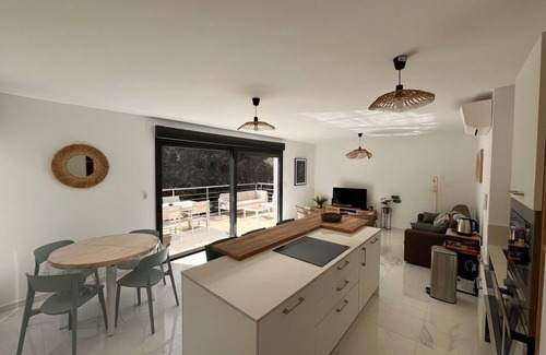 Bonifacio Apartment | New apartment in Bonifacio, in a private residence, 10 minutes from the port and beaches,