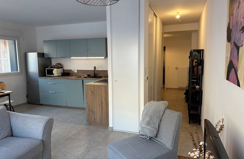 Thones Apartment | New apartment with large terrace in the mountains. 15 minutes from the resorts.